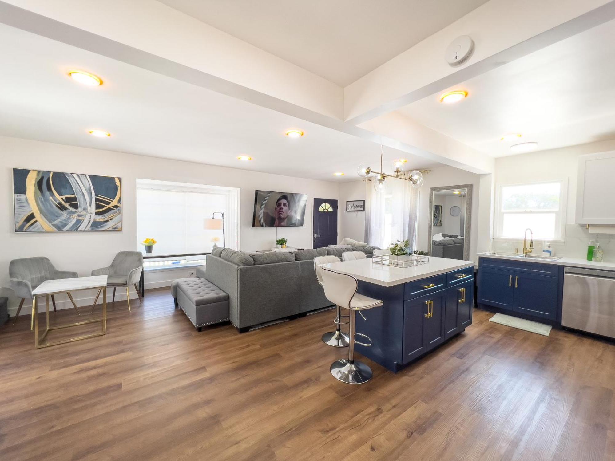 Luxury Villa With Hot Tub! Walk To Beach & Bars Long Beach Exteriör bild